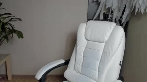 Foxy online show from 09/10/25, 12:21