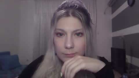 foxy_bright online show from 03/15/26, 07:09