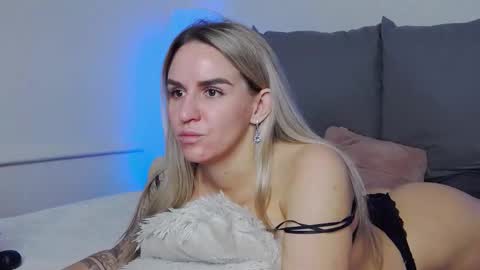 Foxy Kimmi online show from 11/29/25, 07:00