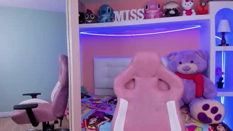 Snapshot of foxy_kloe chatting on 03/07/26, 06:27 Miss Kloe online show from 03/07/26, 06:27