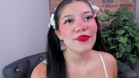 Snapshot of foxy_loren chatting on 05/09/26, 11:04 Loren online show from 05/09/26, 11:04