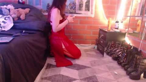 Snapshot of foxy_pet2 chatting on 09/27/25, 11:32 my name is Sofhia but you can call me any name you like Sir online show from 09/27/25, 11:32