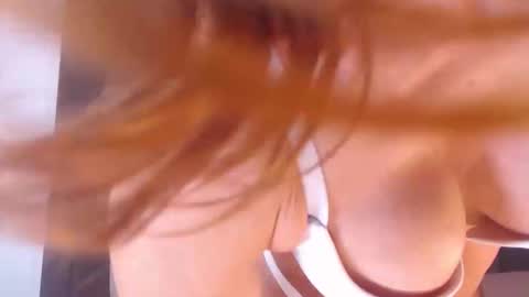 Snapshot of foxyadele_ chatting on 10/22/25, 06:35 Adela - Single mom. 40 y online show from 10/22/25, 06:35