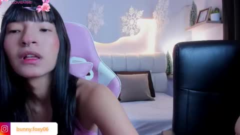 FOXY AND BUNNY online show from 01/07/26, 04:15