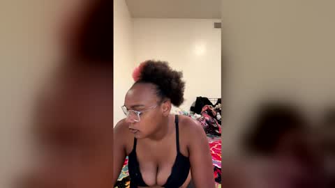 foxygoddess18 online show from 05/09/26, 04:23