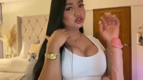 Snapshot of foxyluscious chatting on 01/06/25, 02:15 Ms Celeste Anne online show from 01/06/25, 02:15