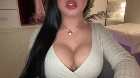 Snapshot of foxyluscious chatting on 01/08/25, 02:56 Ms Celeste Anne online show from 01/08/25, 02:56