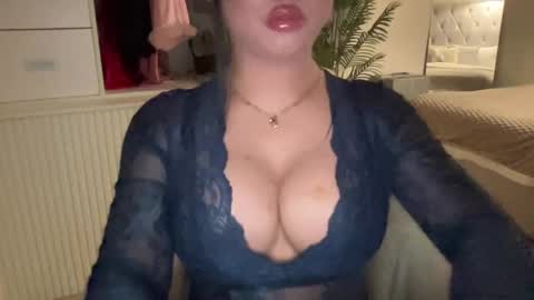 Snapshot of foxyluscious chatting on 02/15/25, 07:17 Ms Celeste Anne online show from 02/15/25, 07:17