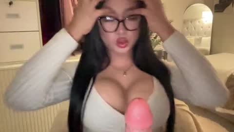 Snapshot of foxyluscious chatting on 02/23/25, 10:09 Ms Celeste Anne online show from 02/23/25, 10:09