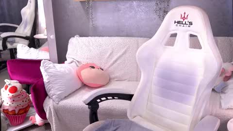 Maya online show from 10/24/25, 07:38