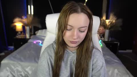 Maya online show from 12/01/25, 02:11