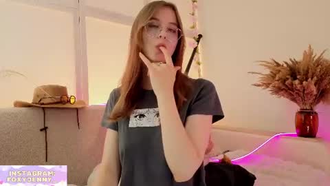 foxysecret_ online show from 06/14/26, 06:10