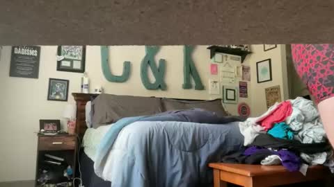 Snapshot of fp004 chatting on 12/04/25, 05:43 fp004 online show from 12/04/25, 05:43