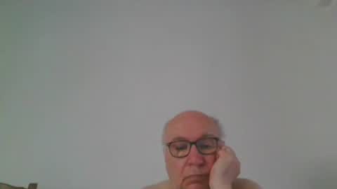 Snapshot of fra94 chatting on 05/28/26, 02:25 fra94 online show from 05/28/26, 02:25
