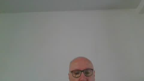 Snapshot of fra94 chatting on 06/14/26, 02:08 fra94 online show from 06/14/26, 02:08