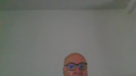 Snapshot of fra94 chatting on 06/27/26, 12:10 fra94 online show from 06/27/26, 12:10