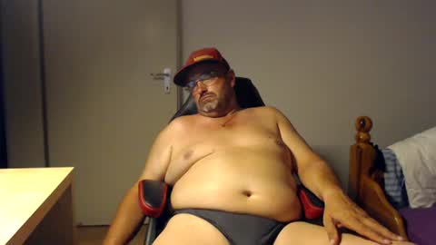 Snapshot of fraboys chatting on 07/13/26, 09:17 Fraboys online show from 07/13/26, 09:17
