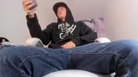 Snapshot of fran_boy_ chatting on 04/01/26, 03:29 Fran online show from 04/01/26, 03:29