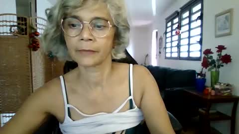 Snapshot of francelune chatting on 12/08/24, 11:46 francelune online show from 12/08/24, 11:46