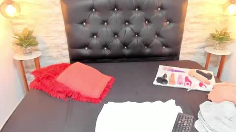          online show from 04/30/26, 03:13