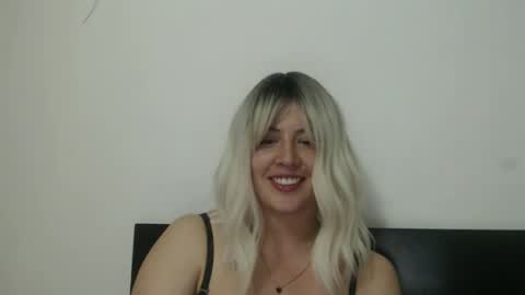 Snapshot of francescaasmith chatting on 02/20/25, 05:55 Francesca online show from 02/20/25, 05:55