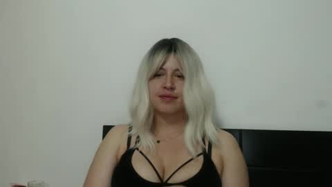 Snapshot of francescaasmith chatting on 02/21/25, 01:33 Francesca online show from 02/21/25, 01:33