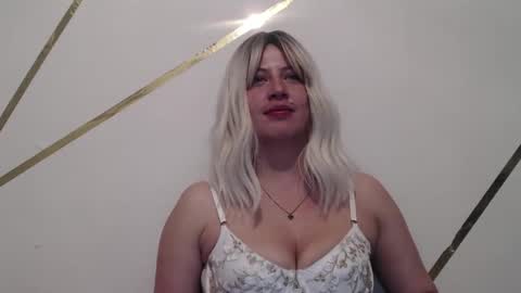 Snapshot of francescaasmith chatting on 02/28/25, 02:53 Francesca online show from 02/28/25, 02:53