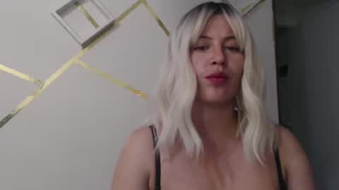 Snapshot of francescaasmith chatting on 03/06/25, 01:16 Francesca online show from 03/06/25, 01:16