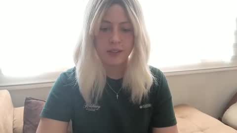 Snapshot of francescaasmith chatting on 09/11/25, 05:46 Francesca online show from 09/11/25, 05:46