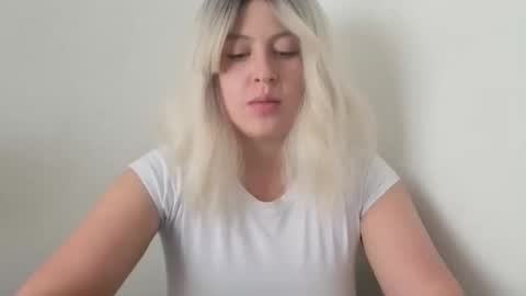 Snapshot of francescaasmith chatting on 10/24/25, 09:22 Francesca online show from 10/24/25, 09:22