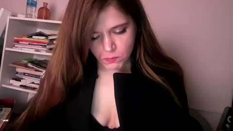 francescafey online show from 12/15/25, 08:29