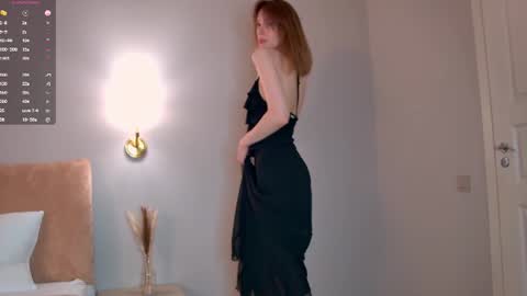 Snapshot of francesday chatting on 07/15/26, 04:34 Frances online show from 07/15/26, 04:34