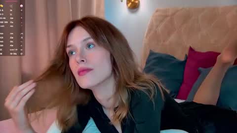 Snapshot of francesday chatting on 07/17/26, 04:34 Frances online show from 07/17/26, 04:34
