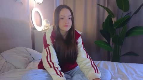 Marybrown eye Katy gray eye online show from 02/25/26, 07:51