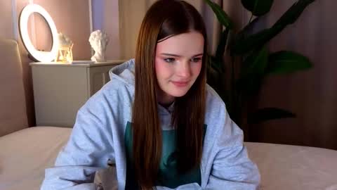 Marybrown eye Katy gray eye online show from 02/27/26, 07:52