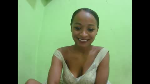 Snapshot of francine925426 chatting on 04/04/26, 03:38 francine925426 online show from 04/04/26, 03:38