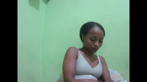 Snapshot of francine925426 chatting on 04/05/26, 07:55 francine925426 online show from 04/05/26, 07:55