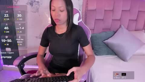 Laura online show from 09/16/25, 07:26