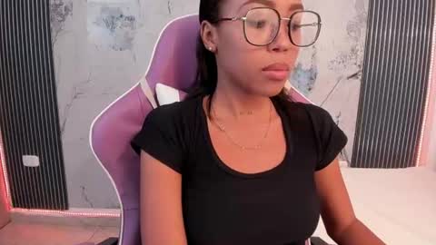 Laura online show from 06/25/26, 07:29