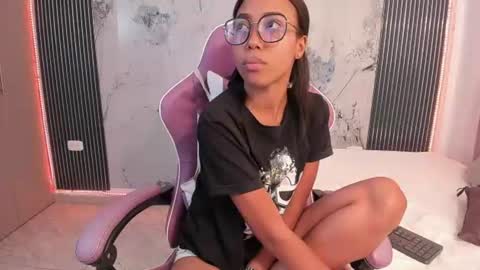 Laura online show from 06/27/26, 07:30