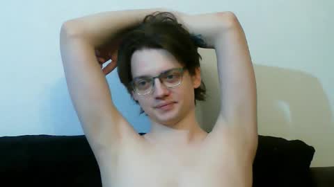 Snapshot of francisgray chatting on 02/02/26, 07:12 Frank online show from 02/02/26, 07:12