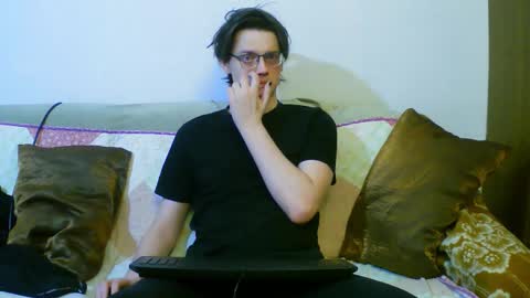 Snapshot of francisgray chatting on 02/08/26, 10:35 Frank online show from 02/08/26, 10:35