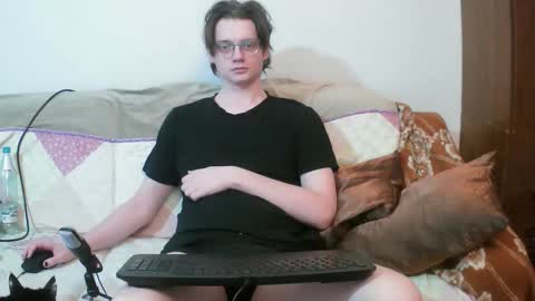 Snapshot of francisgray chatting on 02/09/26, 06:12 Frank online show from 02/09/26, 06:12