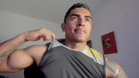 Snapshot of franco_ruiz_ chatting on 03/30/26, 01:28 franco online show from 03/30/26, 01:28