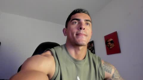 Snapshot of franco_ruiz_ chatting on 04/01/26, 12:55 franco online show from 04/01/26, 12:55
