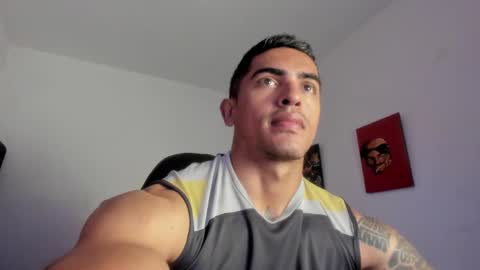 Snapshot of franco_ruiz_ chatting on 04/02/26, 11:52 franco online show from 04/02/26, 11:52