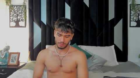 Snapshot of francobanderas1 chatting on 09/09/25, 12:21 FRANCO online show from 09/09/25, 12:21