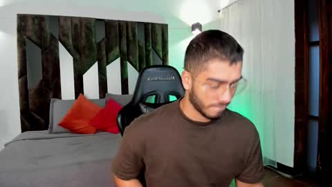 Snapshot of francobanderas1 chatting on 12/01/25, 11:15 FRANCO online show from 12/01/25, 11:15