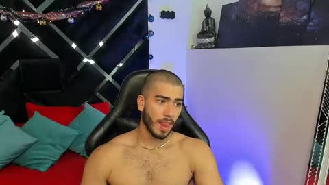 Snapshot of francobanderas1 chatting on 12/16/25, 02:22 FRANCO online show from 12/16/25, 02:22