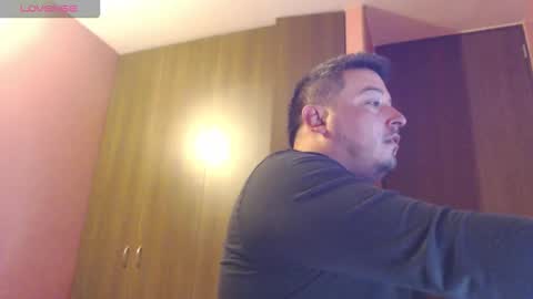 Snapshot of francoisroy chatting on 02/21/26, 02:23 Juan online show from 02/21/26, 02:23